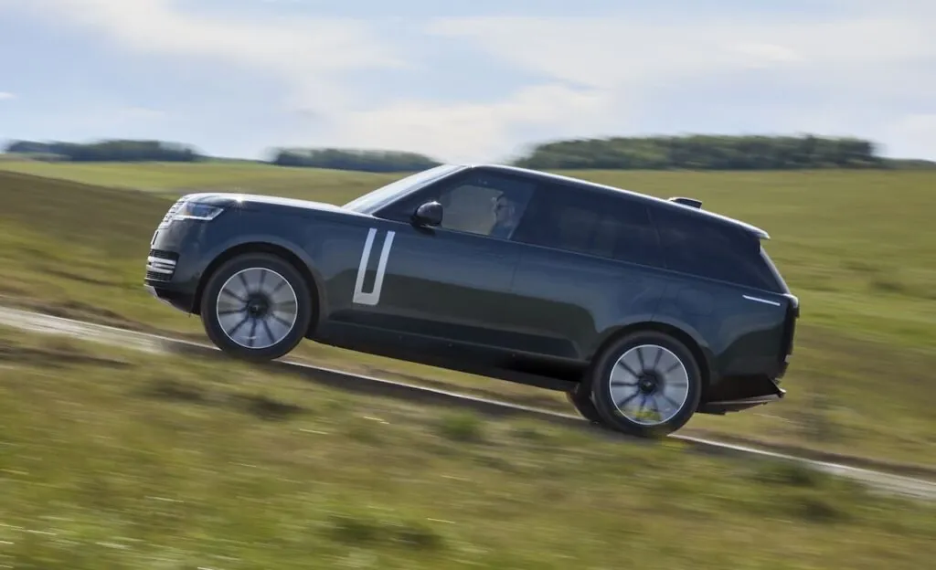 Над Range Rover Electric работали более десяти лет — photo 2