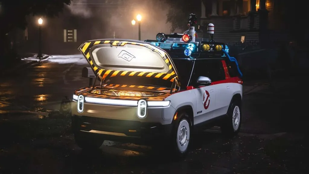Електромобілі Rivian перетворять на мисливців за привидами — photo 7