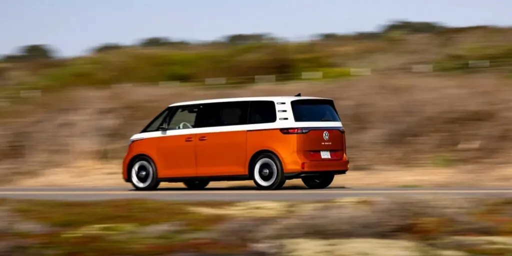 Volkswagen отзывает 73 тысяч электромобилей — photo 2
